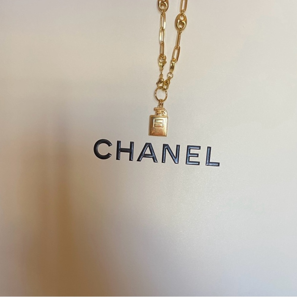 Chanel Holiday 2022 Gold-tone Charms | Trio of Comet, Moon, and Perfume each